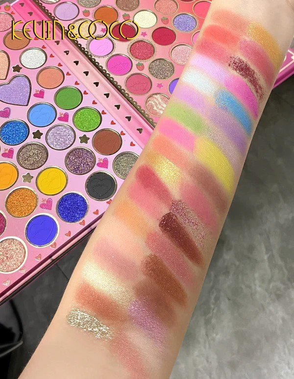 Libro de paleta de Sombras e Iluminadores Y Rubores 86 Colores Kevin & Coco