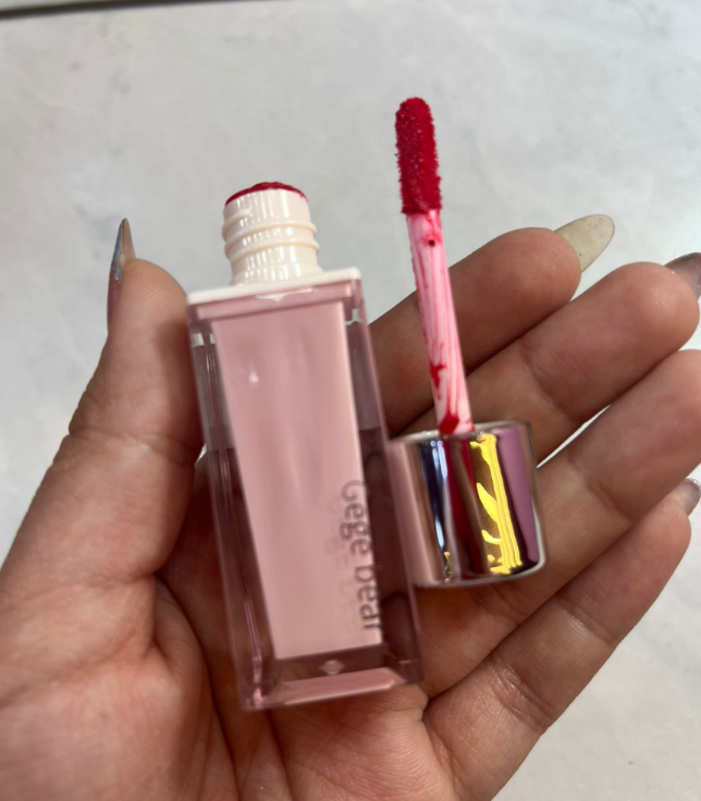 Lip Gloss Con Color Tapa Plateada Gege Bear GX1105 - Tono 738 Nude
