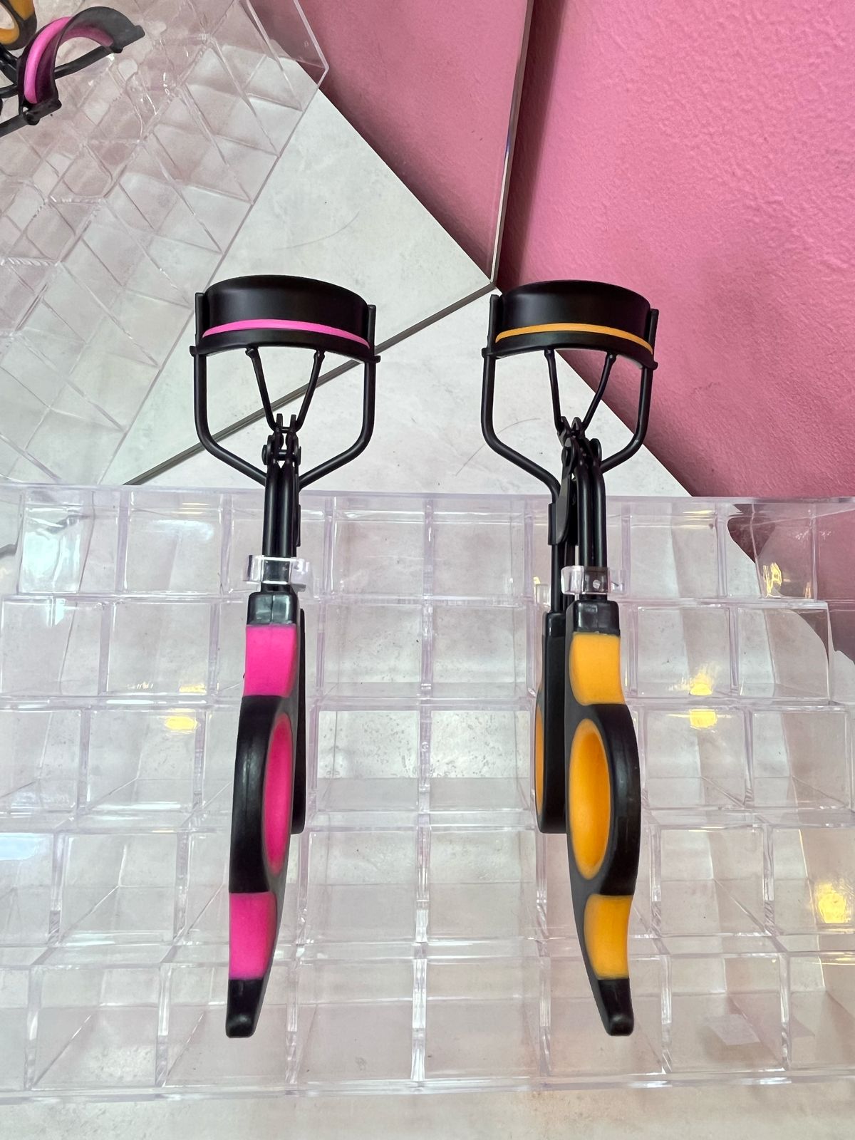 Encrespador de Pestañas con Agarre Redondo Negro Alta Calidad - DREAM28