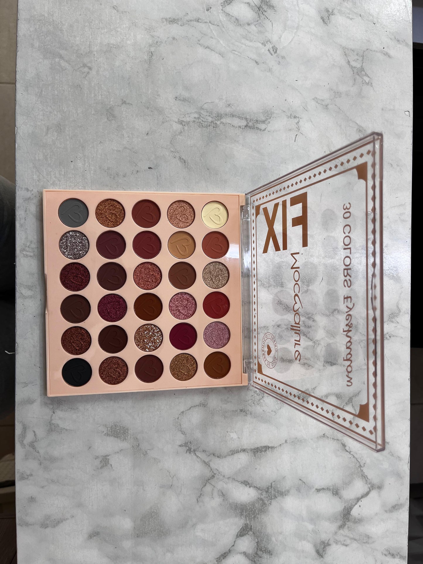 Paleta De Sombras Fix MocMallure 30 Colores Kevin & Coco