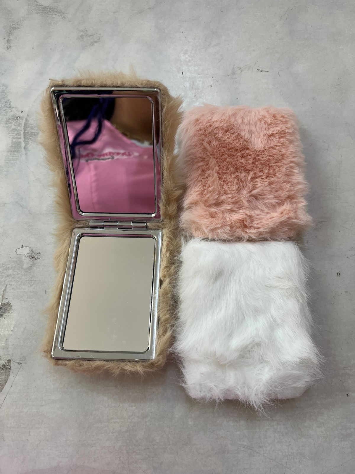 Espejo Para Bolso Rectangular Con Peluche Y Doble Aumento MYK1008