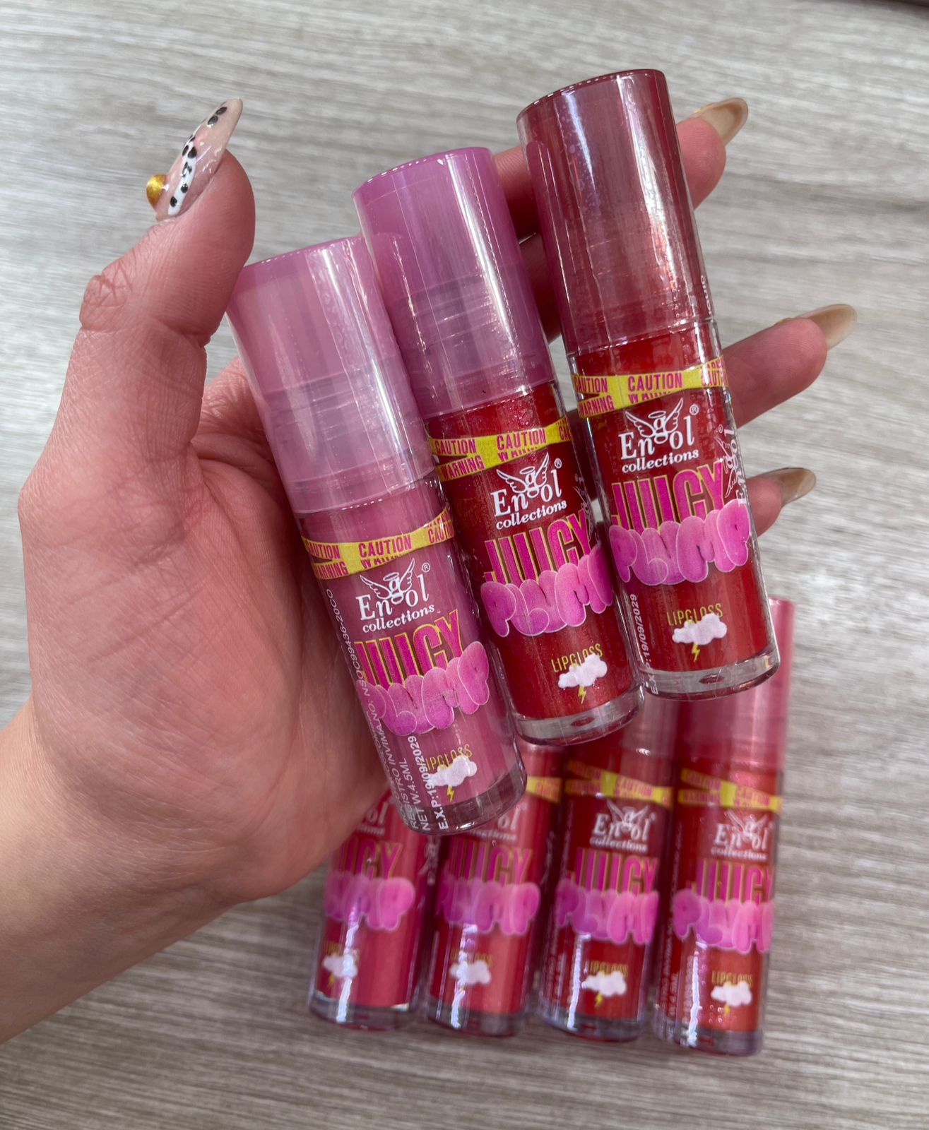 Lip Gloss Voluminazador Con Tono Empaque Grueso Engol MA682