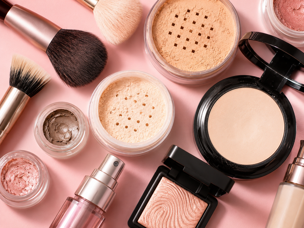 ¿Cuándo se vence el maquillaje? Guía por producto