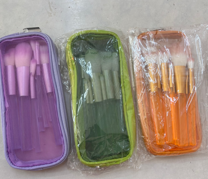Set X9 Brochas De Maquillaje Profesional Con Cosmetiquera Tonos Surtidos MY2603