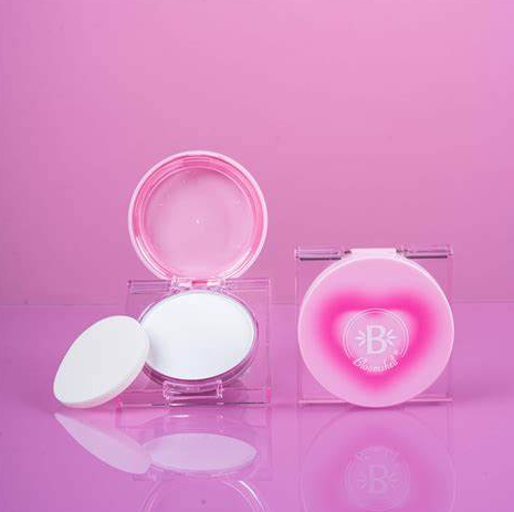 Polvo Compacto translucido + Borla Blomshell BL-PC176
