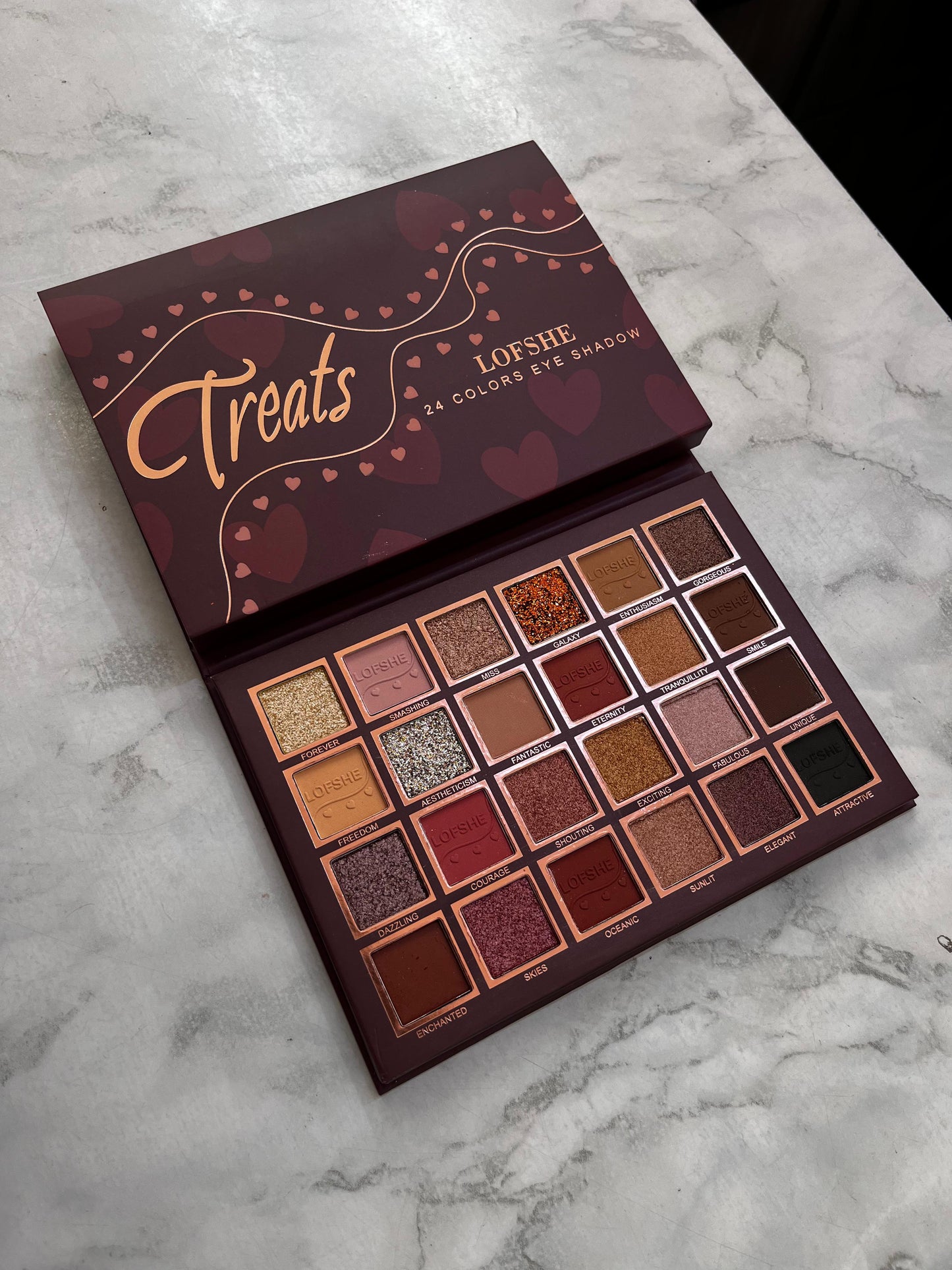 Paleta De Sombras Treats Lofshe 24 Colores Kevin & Coco